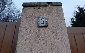 Maison de ville ( à la campagne)
